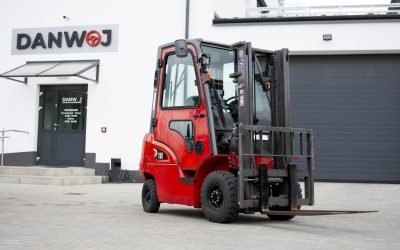 Kurs na wózki widłowe UDT – jak wygląda szkolenie i egzamin?